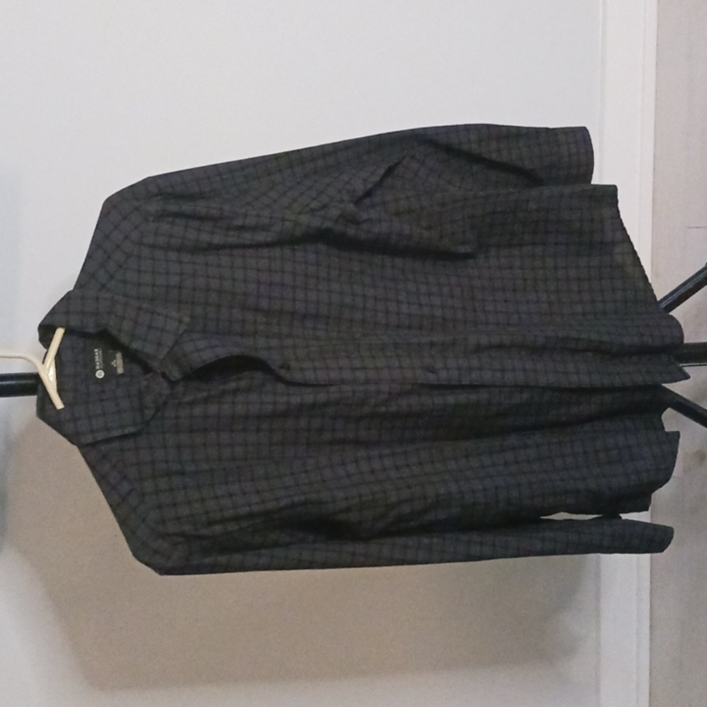Haggar Men's Dark Plaid Button Down Shirt - Size Medium